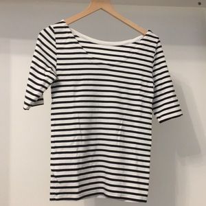 Gap modern tee